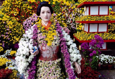 優秀賞「菊花にかこまれた智恵子さん」の写真